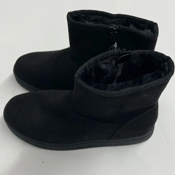 Toddler Arlo Shearling Style Boots - Cat & Jack™ - Picture 2 of 4